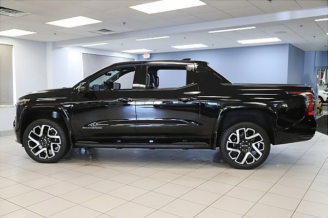 2024 Chevrolet Silverado EV RST photo 2