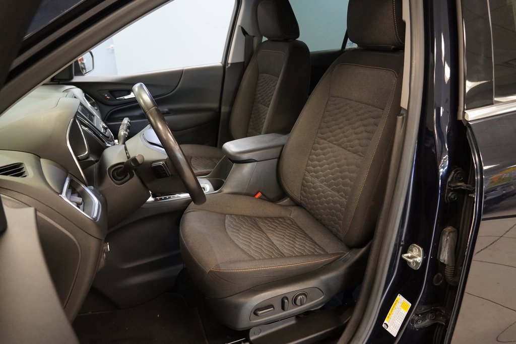 2020 Chevrolet Equinox LT photo 3