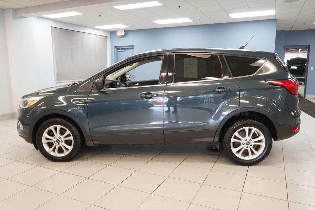 Used 2019 Ford Escape SE with VIN 1FMCU9GD6KUA27936 for sale in Strongsville, OH