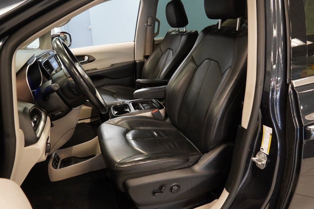 Used 2019 Chrysler Pacifica Touring L Van Passenger Van