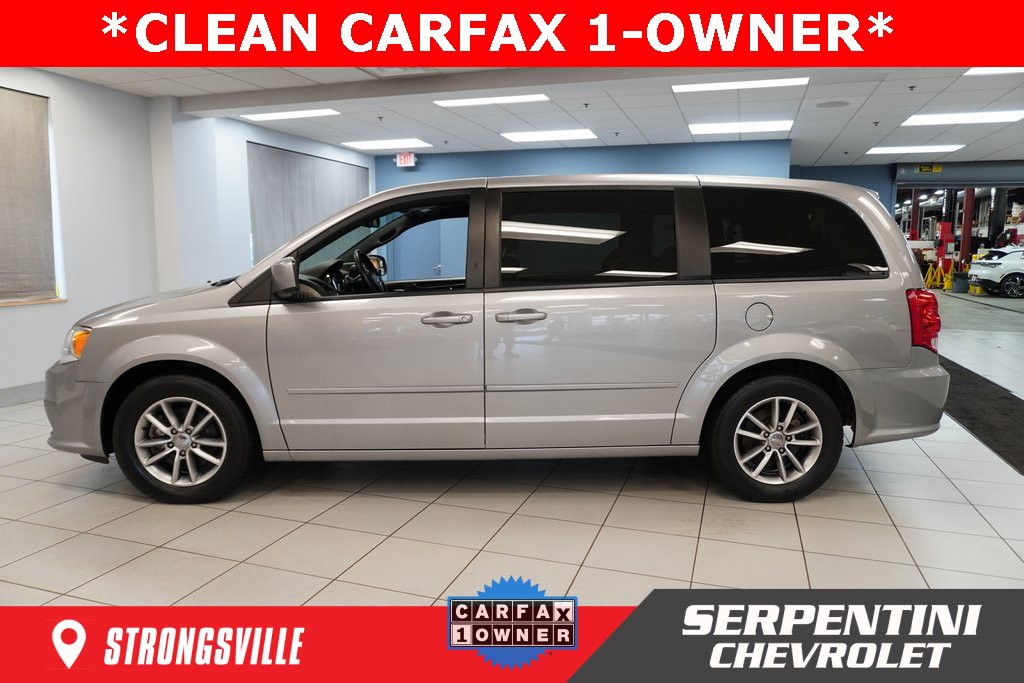 2017 Dodge Grand Caravan SE Plus photo 2