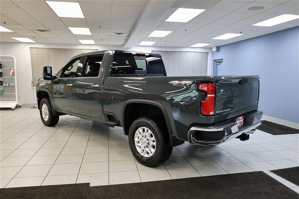 2026 Chevrolet Silverado 2500HD LTZ photo 3