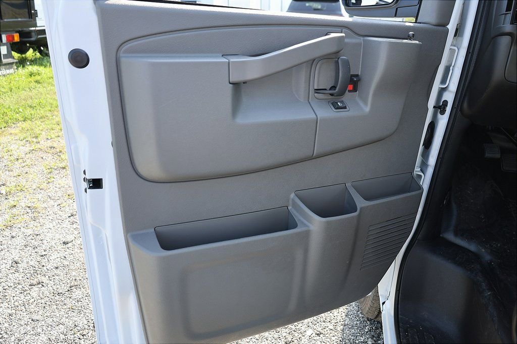 2025 Chevrolet Express Cargo Work Van - Photo 22