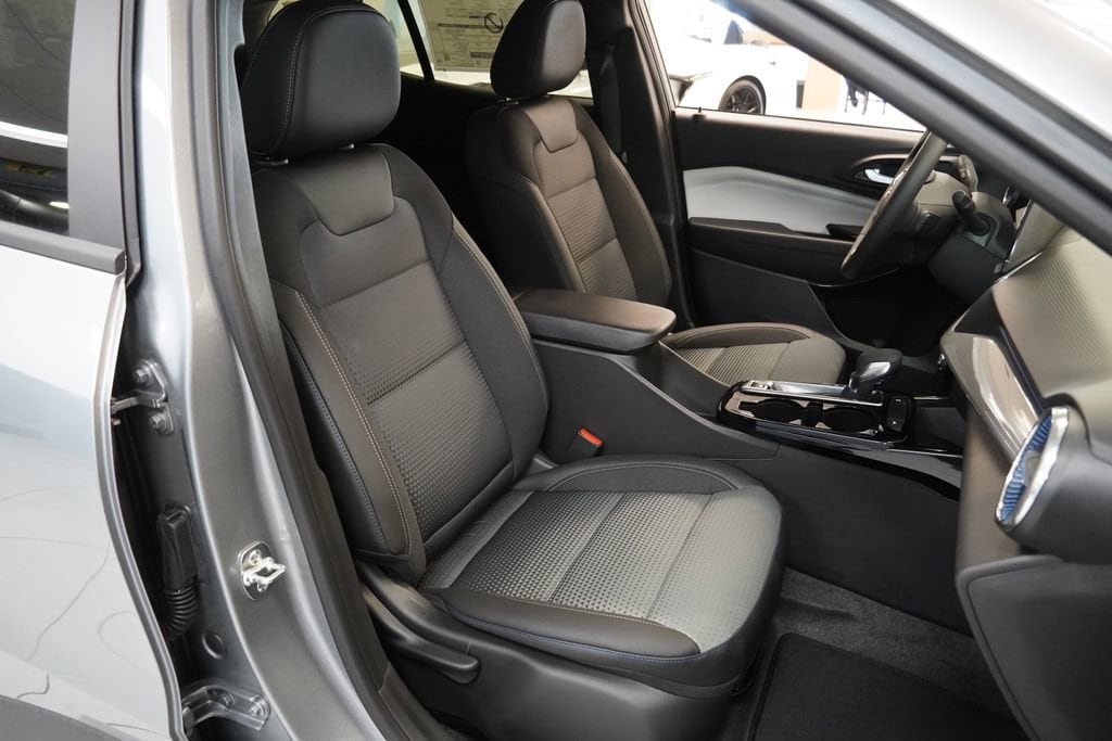 2026 Chevrolet Trax LT - Photo 25