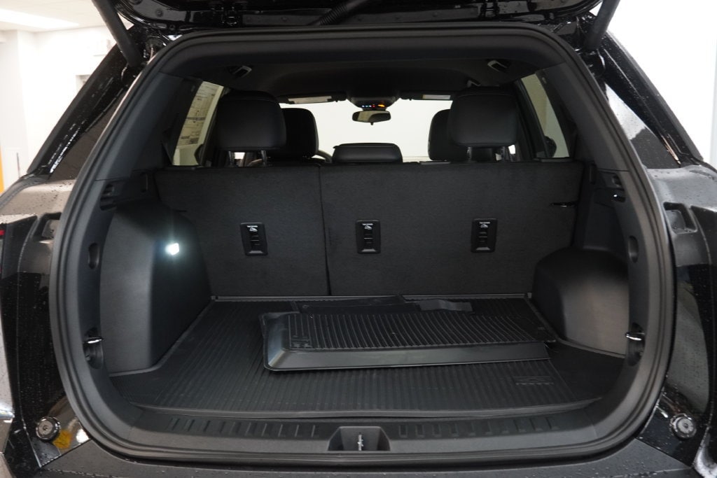 2027 Chevrolet Equinox LT - Photo 10