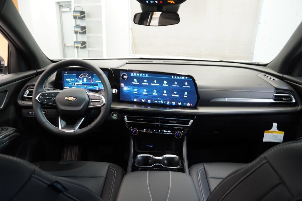2027 Chevrolet Traverse LT - Photo 18