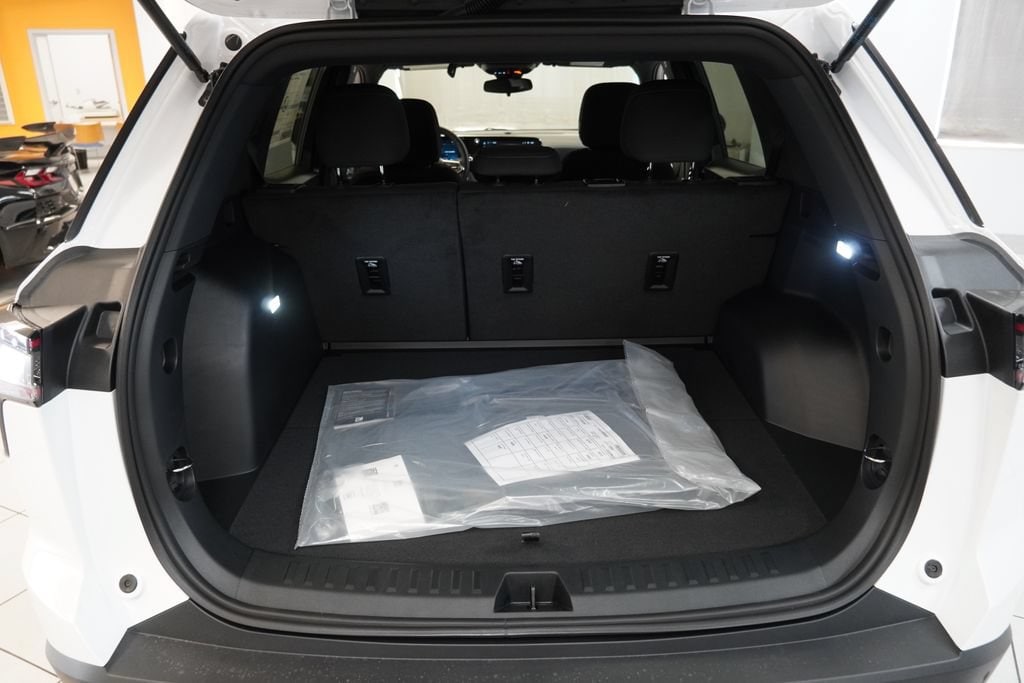 2027 Chevrolet Equinox LT - Photo 12