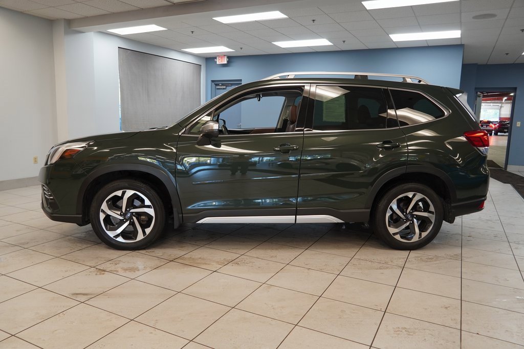 2023 Subaru Forester Touring photo 2