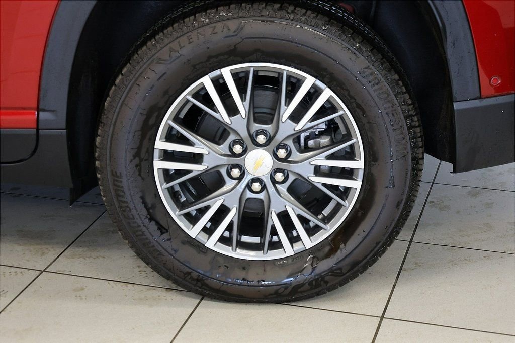 New 2025 Chevrolet Traverse LT SUV