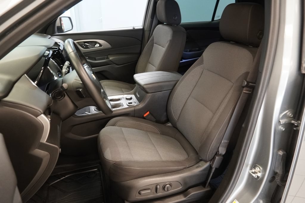 Used 2023 Chevrolet Traverse LT Cloth SUV