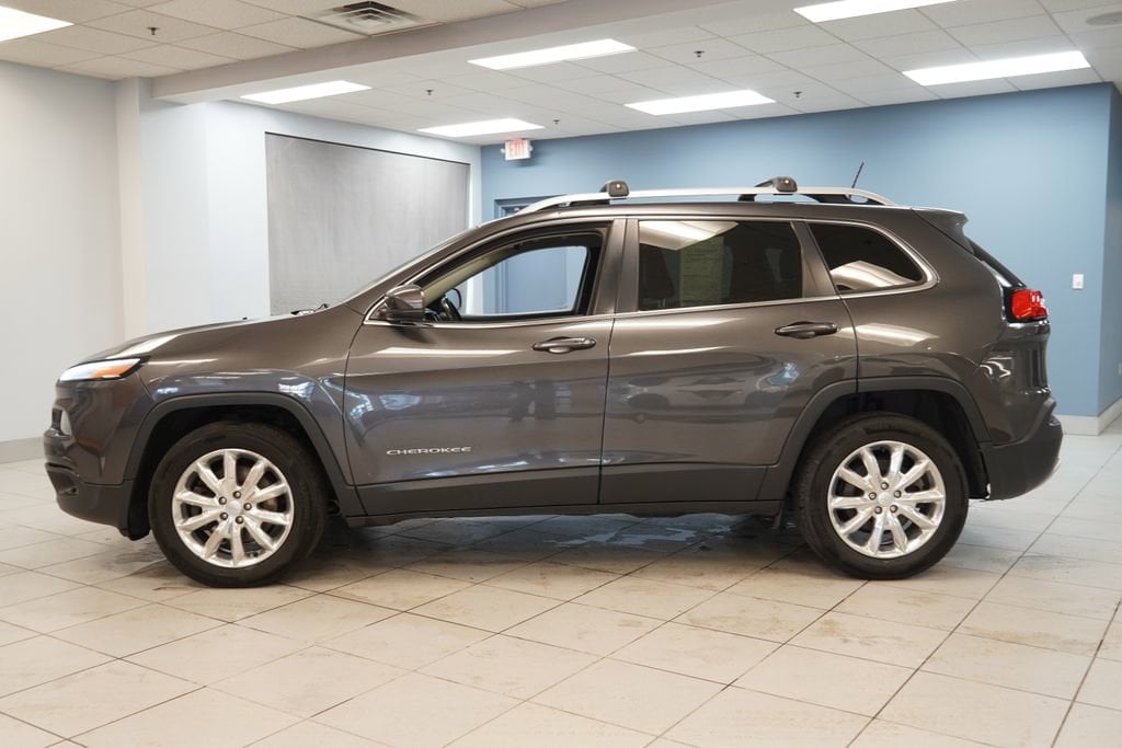 Used 2017 Jeep Cherokee Limited with VIN 1C4PJMDS6HW654959 for sale in Strongsville, OH