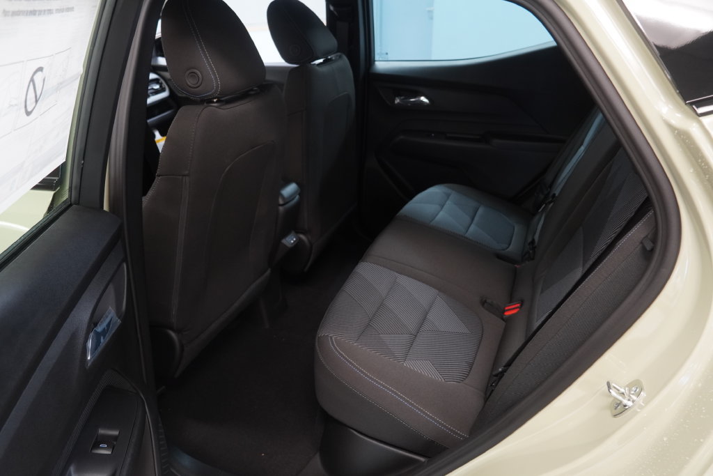 2027 Chevrolet Bolt LT - Photo 17