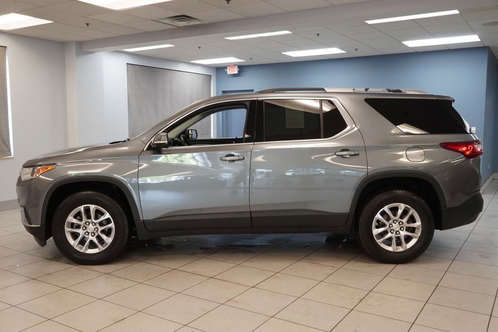 Used 2018 Chevrolet Traverse 1LT with VIN 1GNERGKWXJJ111194 for sale in Strongsville, OH