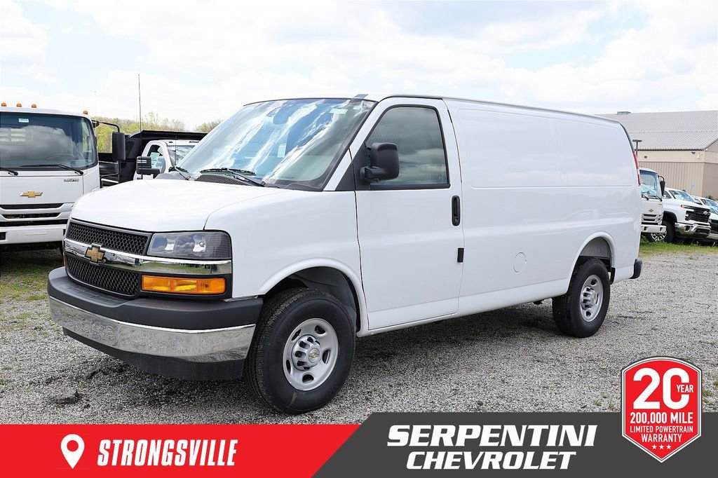2026 Chevrolet Express 2500 Work Van HD's photo