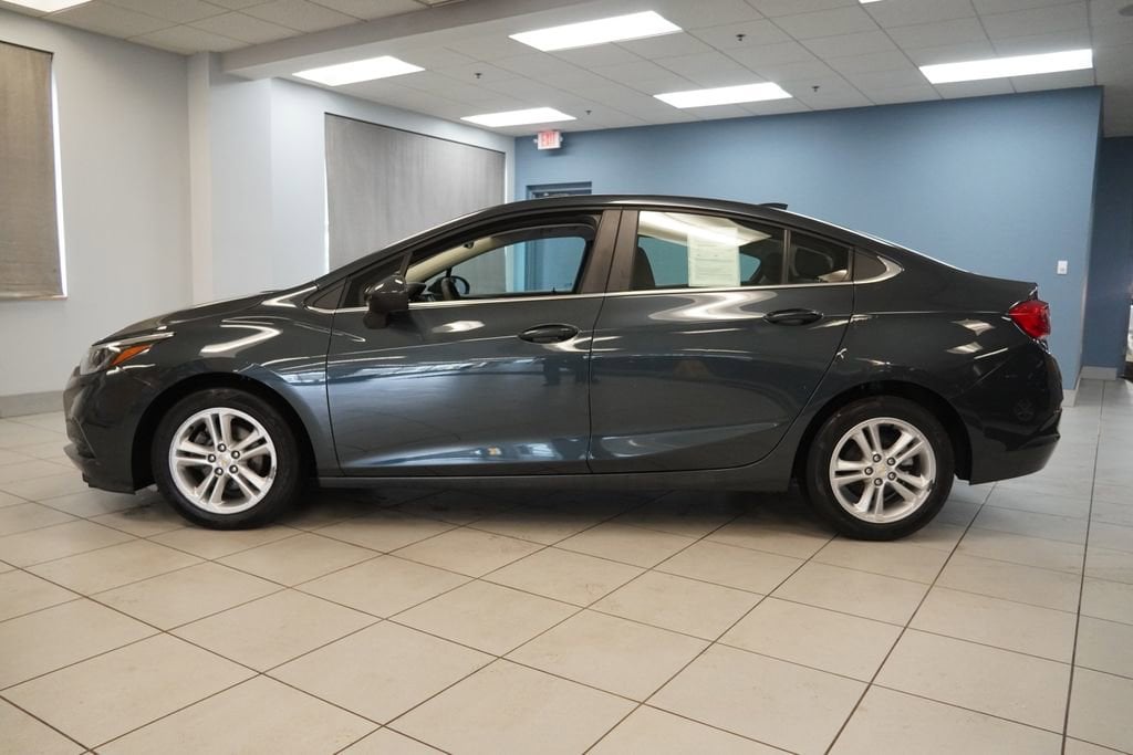 Used 2017 Chevrolet Cruze LT with VIN 1G1BE5SM1H7276870 for sale in Strongsville, OH