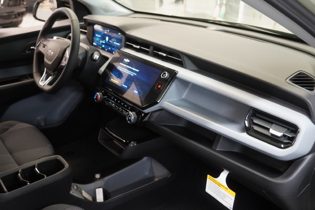 2027 Chevrolet Bolt LT - Photo 26
