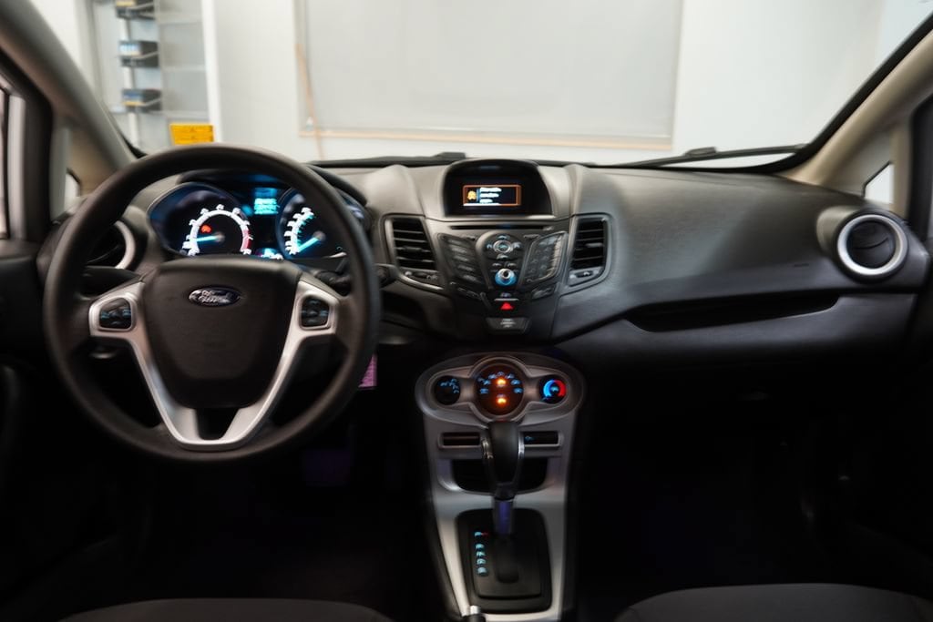 2018 Ford Fiesta SE - Photo 9