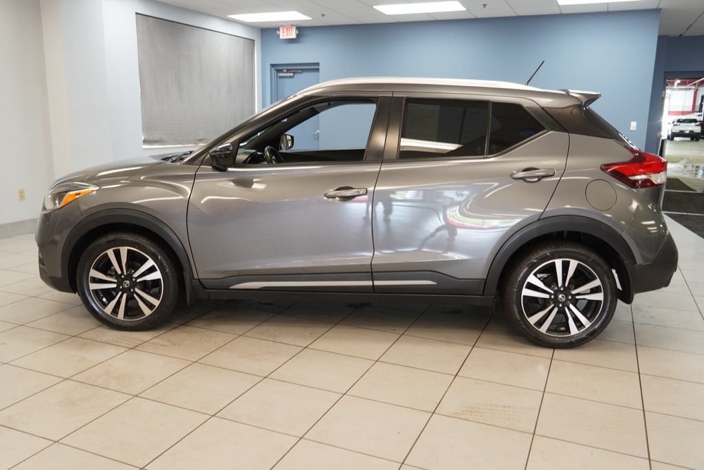 Used 2019 Nissan Kicks SR with VIN 3N1CP5CU0KL555060 for sale in Strongsville, OH
