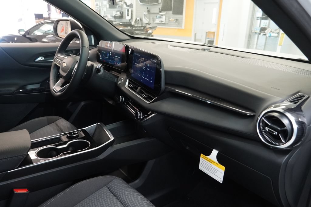 2027 Chevrolet Equinox LT - Photo 27