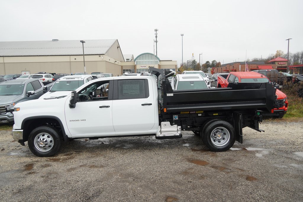 2025 Chevrolet Silverado 3500HD Work Truck photo 2
