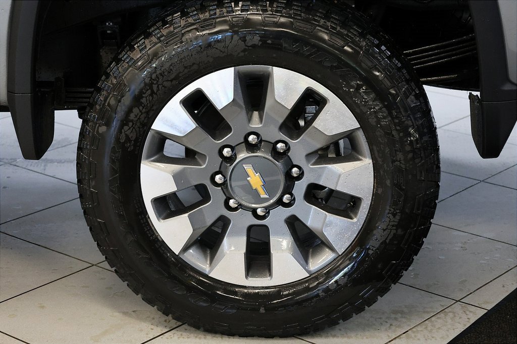 2026 Chevrolet Silverado 2500HD Custom photo 3