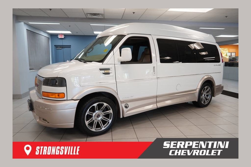 2016 GMC Savana 2500's photo