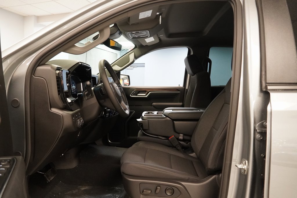 2026 Chevrolet Silverado 1500 LT photo 4