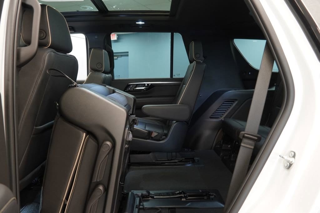 2025 Chevrolet Tahoe Premier - Photo 32