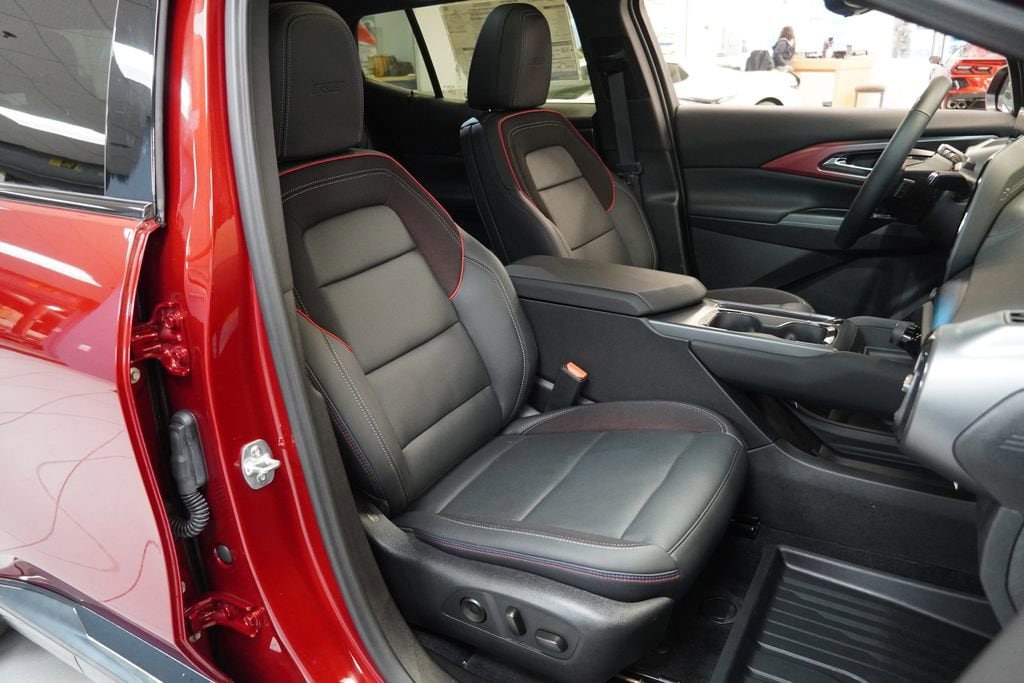 2025 Chevrolet Equinox EV RS - Photo 29