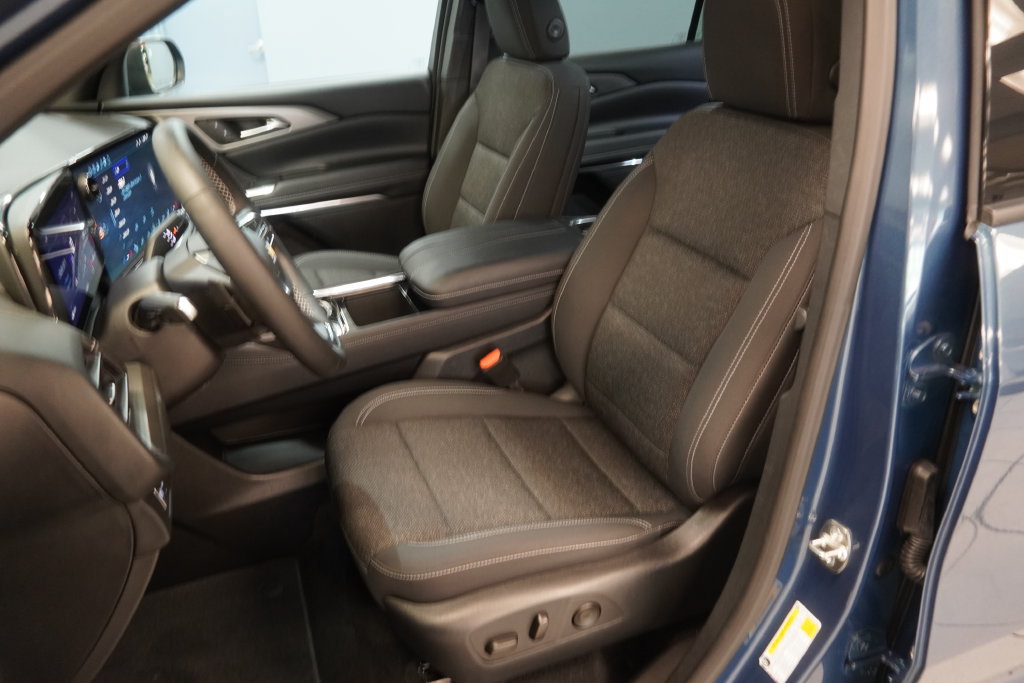 Used 2026 Chevrolet Traverse LT SUV