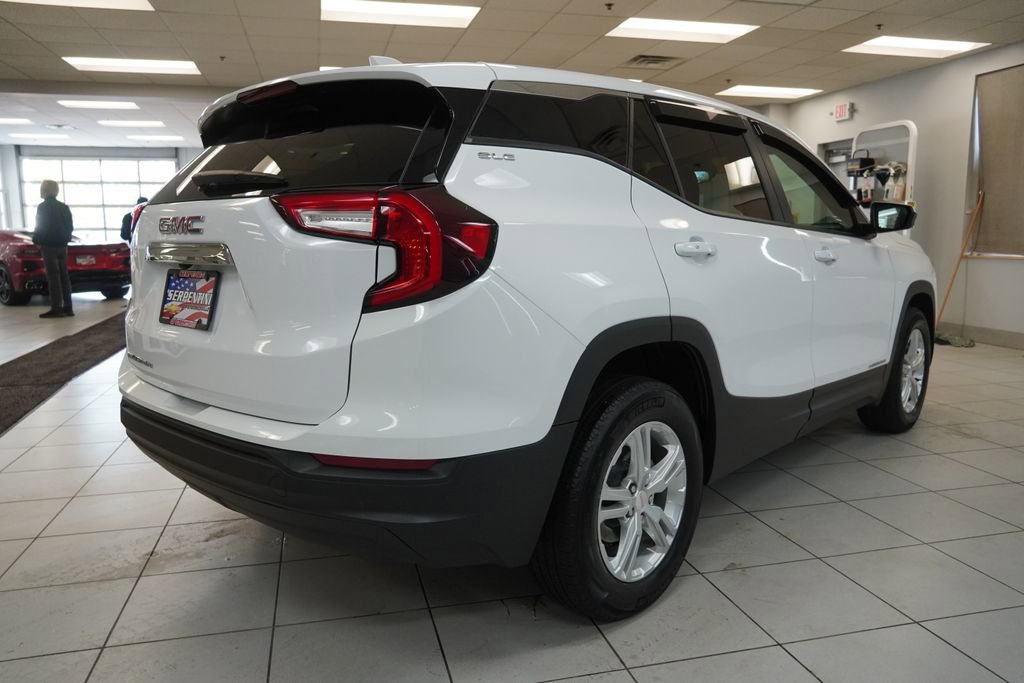 2024 GMC Terrain SLE - Photo 17