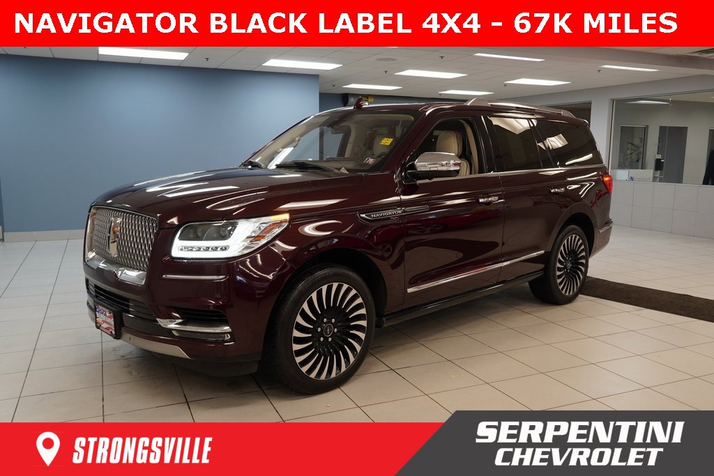 2018 Lincoln Navigator Black Label's photo