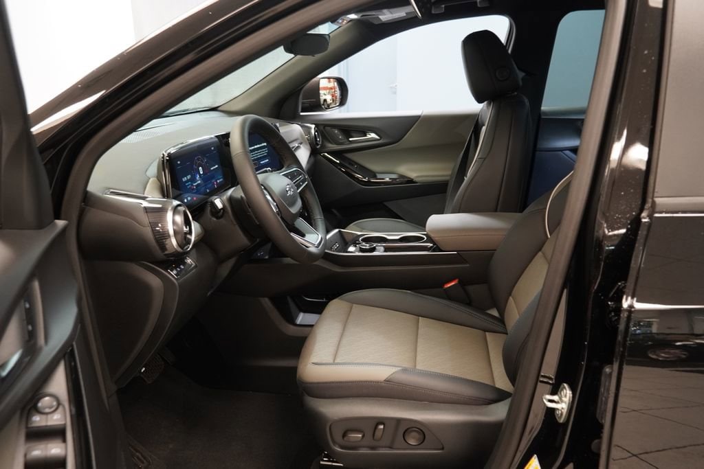 2026 Chevrolet Equinox LT - Photo 4