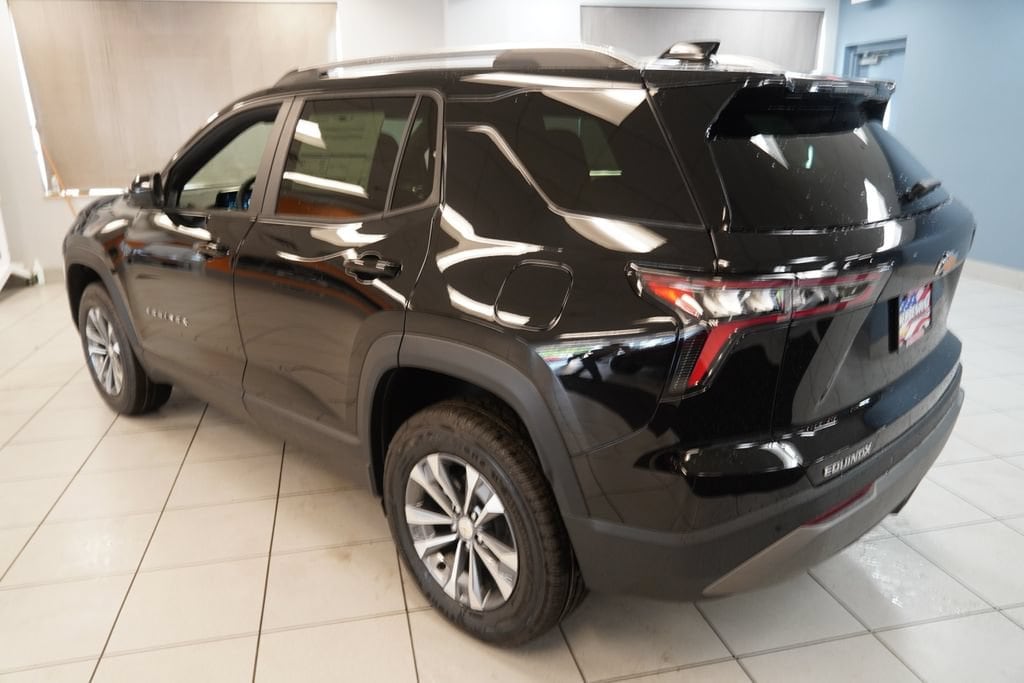 2027 Chevrolet Equinox LT - Photo 8