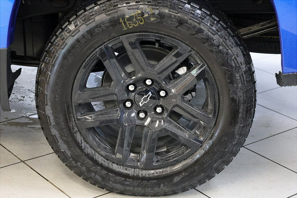 2026 Chevrolet Silverado 1500 RST photo 2