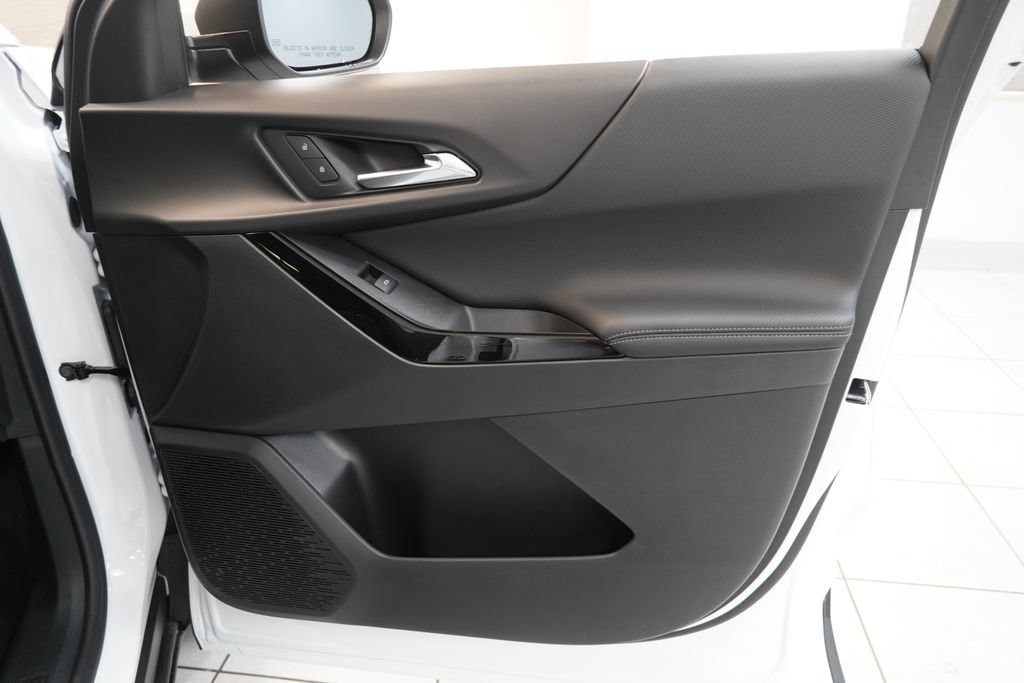 2027 Chevrolet Equinox LT - Photo 35