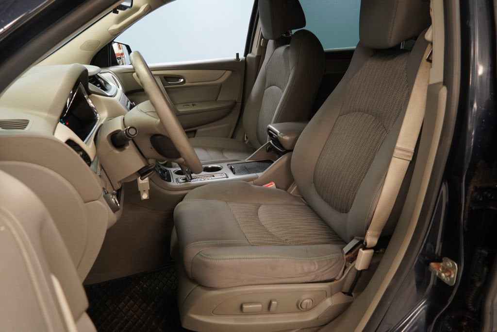 Used 2016 Chevrolet Traverse LS SUV