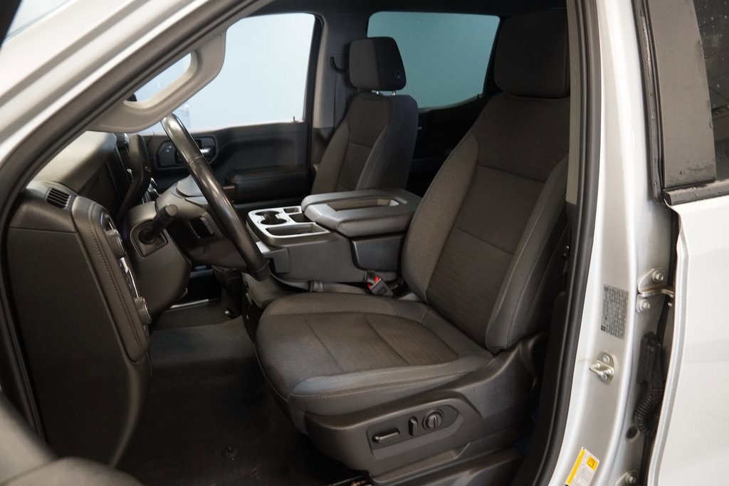 2019 Chevrolet Silverado 1500 LT photo 3