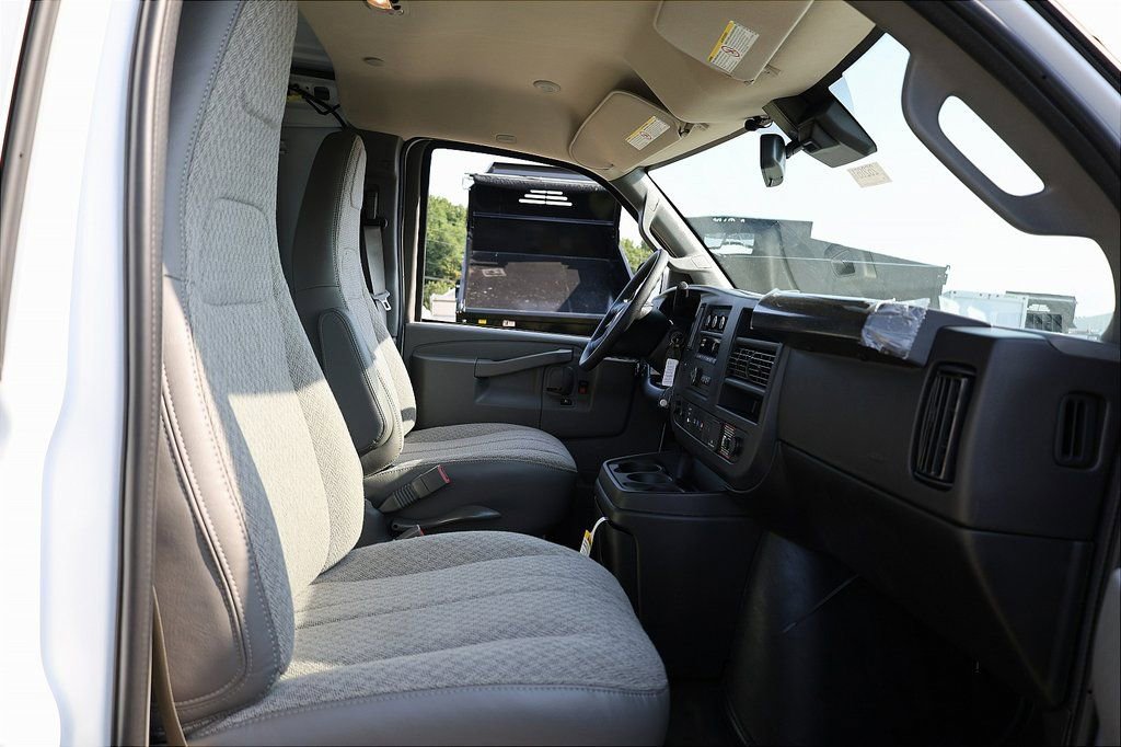 2025 Chevrolet Express Cargo Work Van - Photo 21