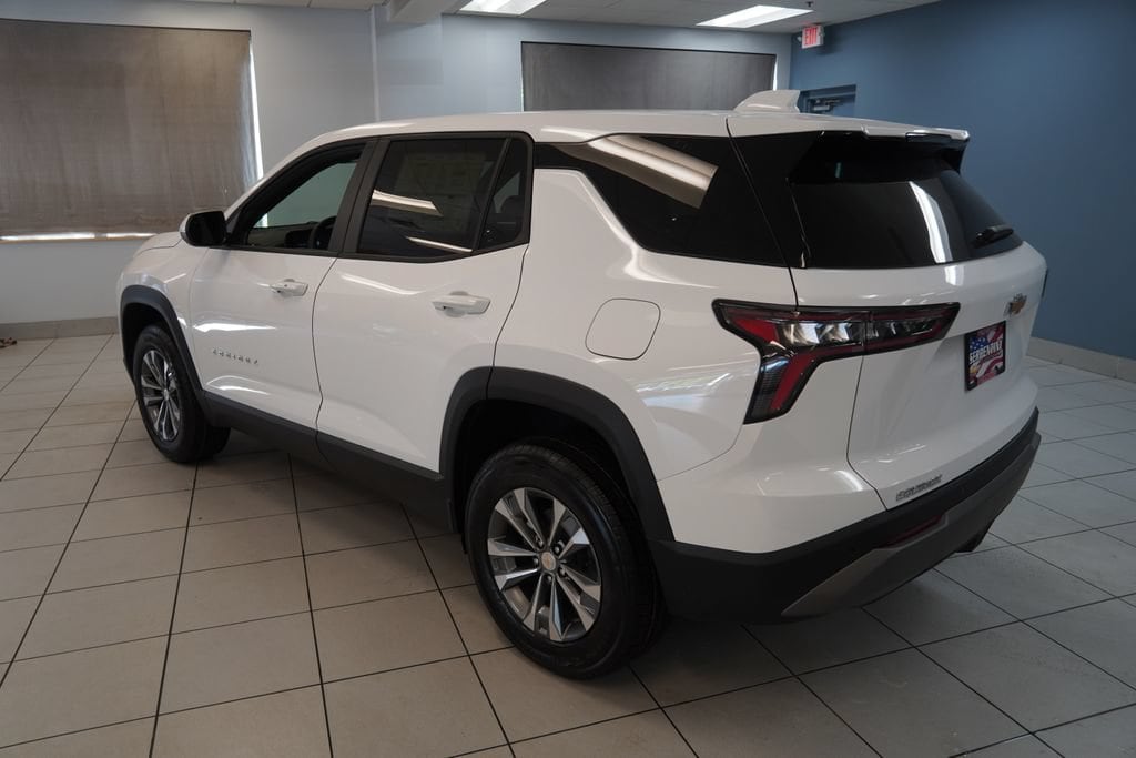 2027 Chevrolet Equinox LT - Photo 10