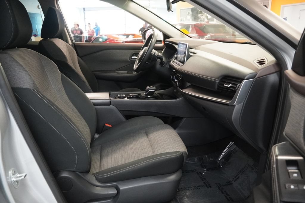 2022 Nissan Rogue SV - Photo 34