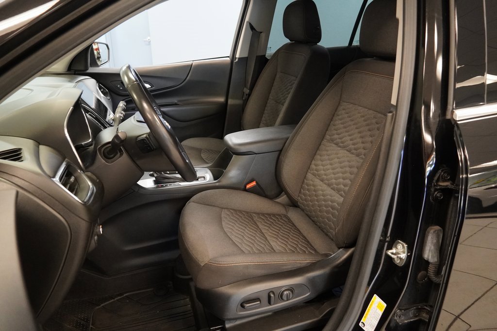 2019 Chevrolet Equinox LT photo 3