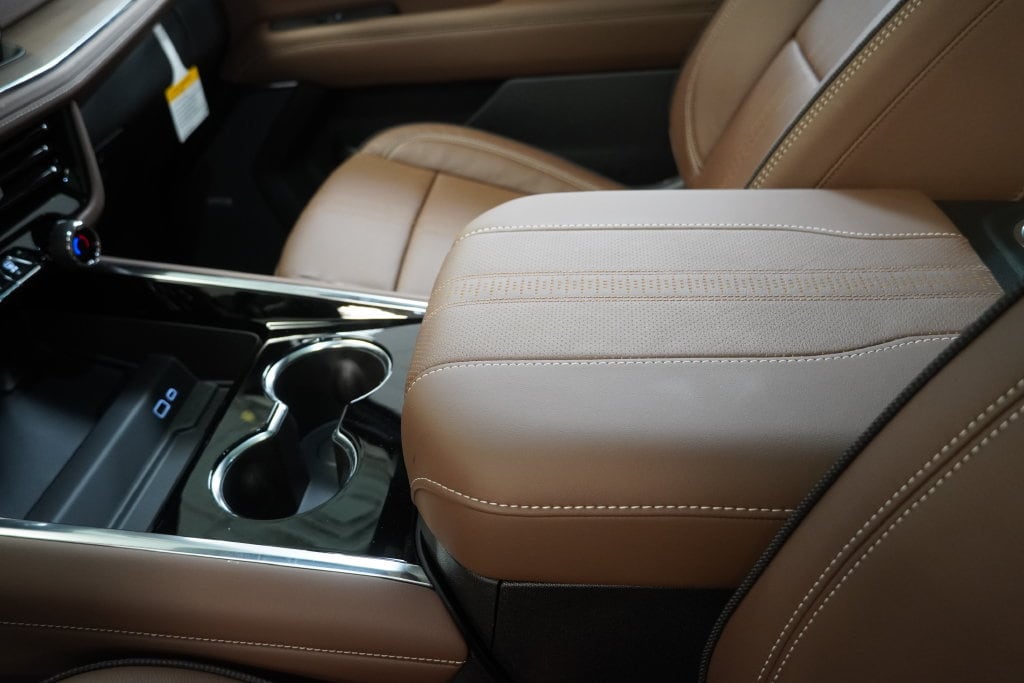 2027 Chevrolet Suburban High Country - Photo 26