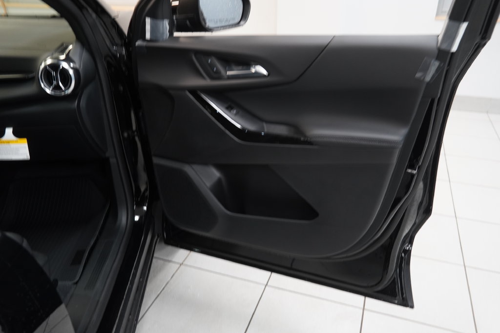 2027 Chevrolet Equinox LT - Photo 25