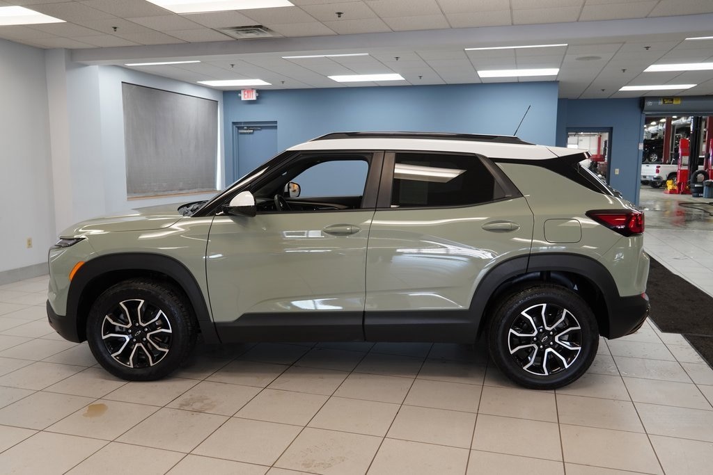 Used 2025 Chevrolet Trailblazer Activ SUV