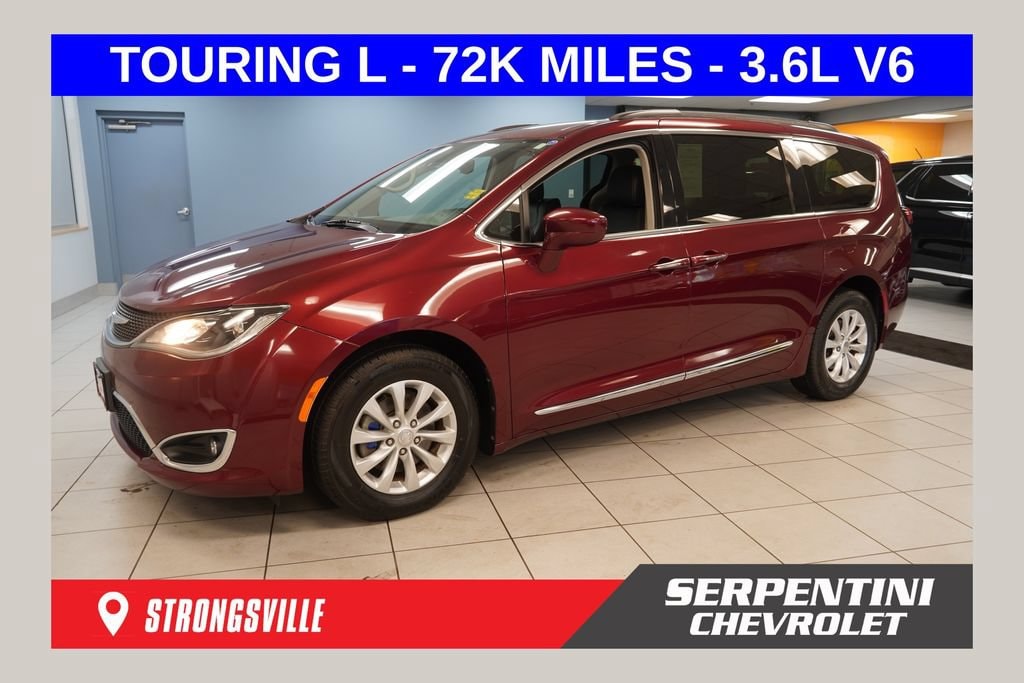 Used 2017 Chrysler Pacifica Touring-L Van