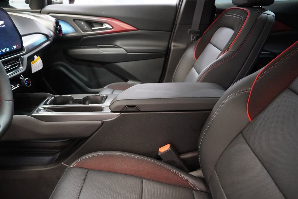 2025 Chevrolet Equinox EV RS - Photo 8