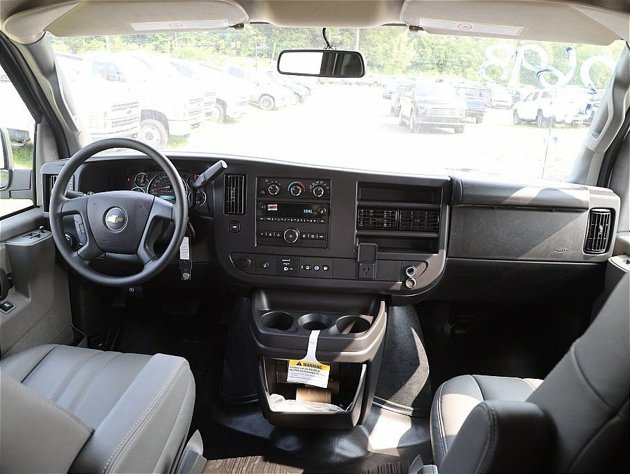 2025 Chevrolet Express Cargo Work Van - Photo 14