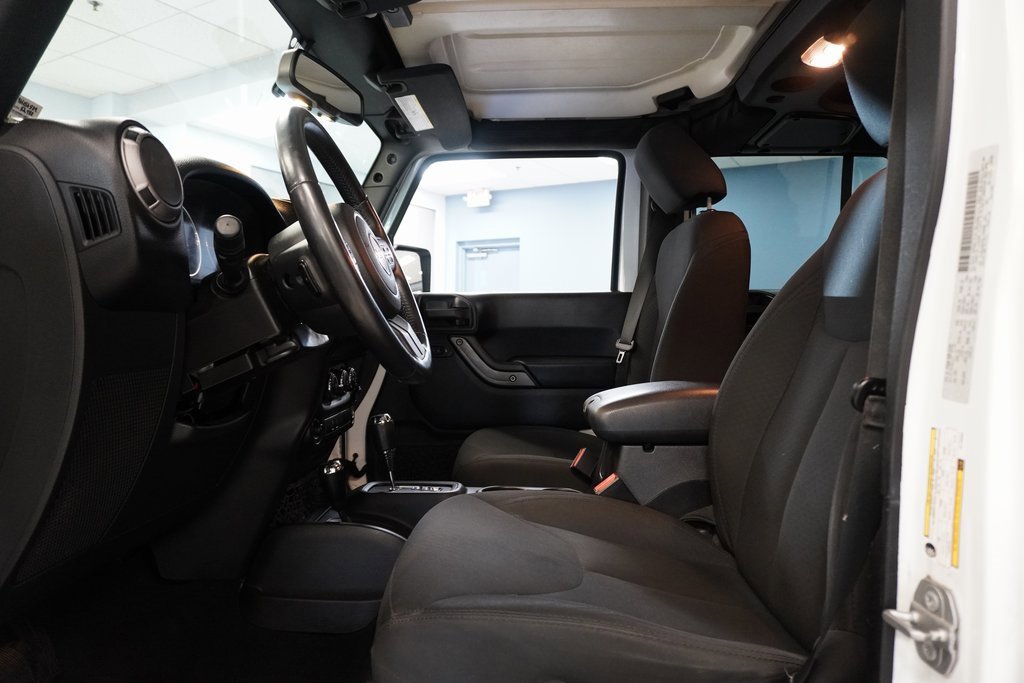 2016 Jeep Wrangler Unlimited Sport photo 4
