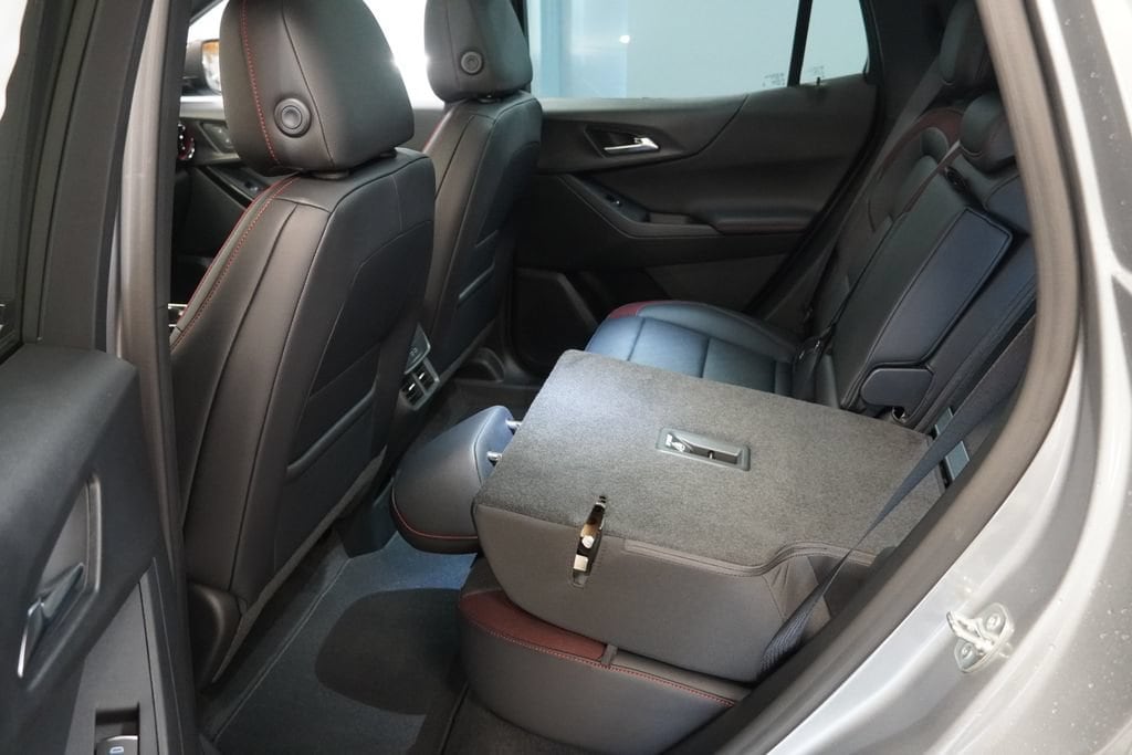 2027 Chevrolet Equinox RS - Photo 21
